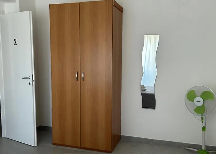 Piccola Flo Rooms